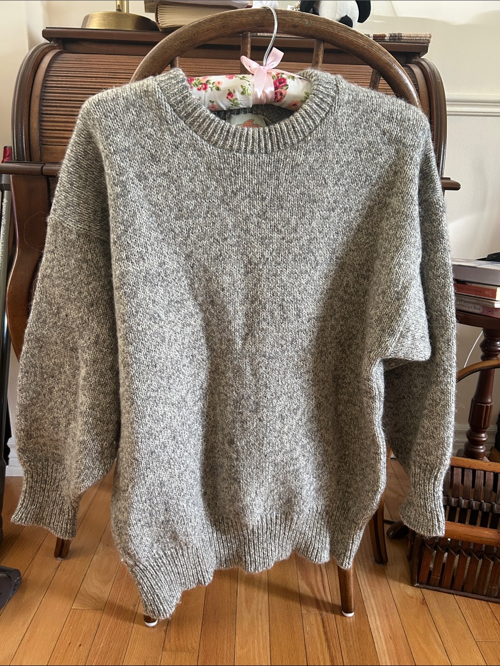 Vintage Grey Crewneck 100% Wool Sweater M from Canary Island